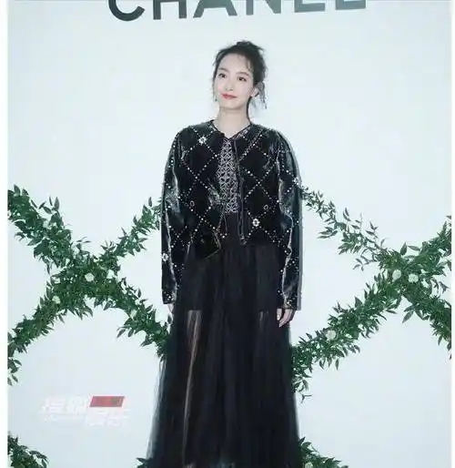 时尚活动精修图,刘诗诗卷发很颓废,宋茜发福没特色,周迅表情怪_曾先森