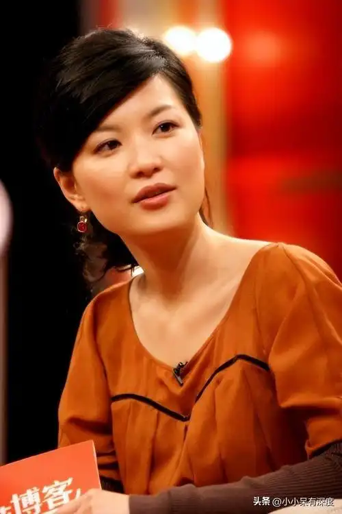 杨蕾主持人是否结婚了(东方卫视当家花旦杨蕾)(22)