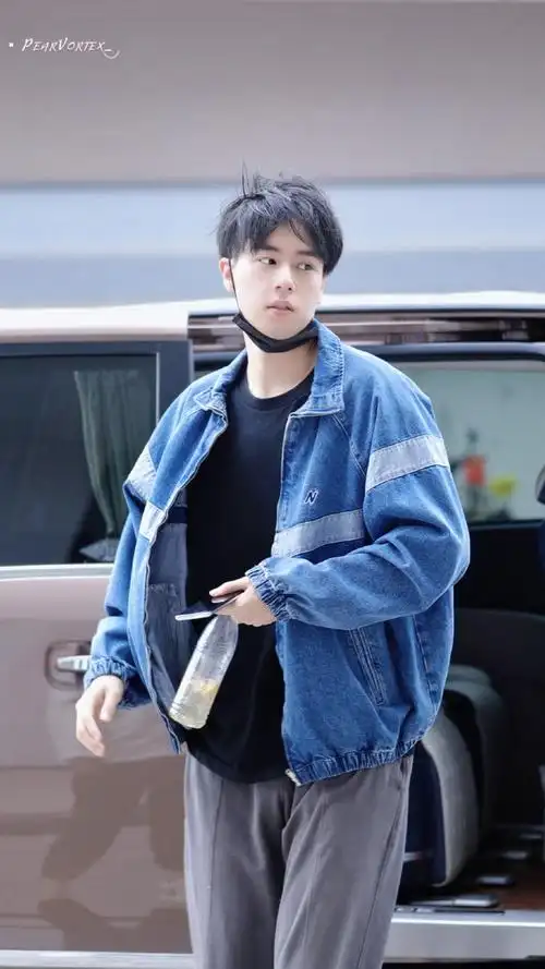 胡一天超话#胡一天 民国大侦探#今天是素颜上班的乖宝宝这个头发小