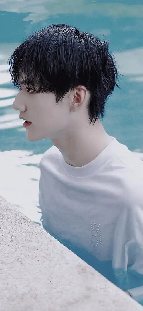 明星壁纸周柯宇壁纸来咯