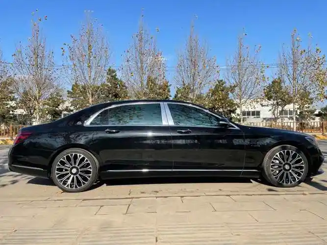 奔驰s级的顶配车型是2019款s500l4matic车型,工信部给出的百公里综合