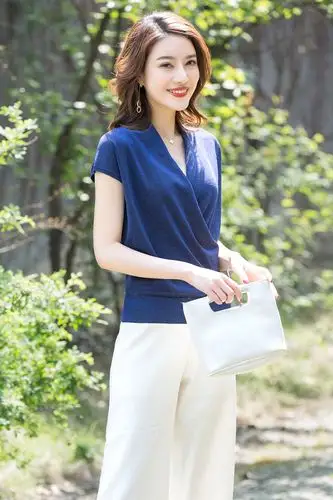 v领亮丝短袖上衣女2020夏季新款金银丝闪光丝打底衫洋气冰丝针织衫薄