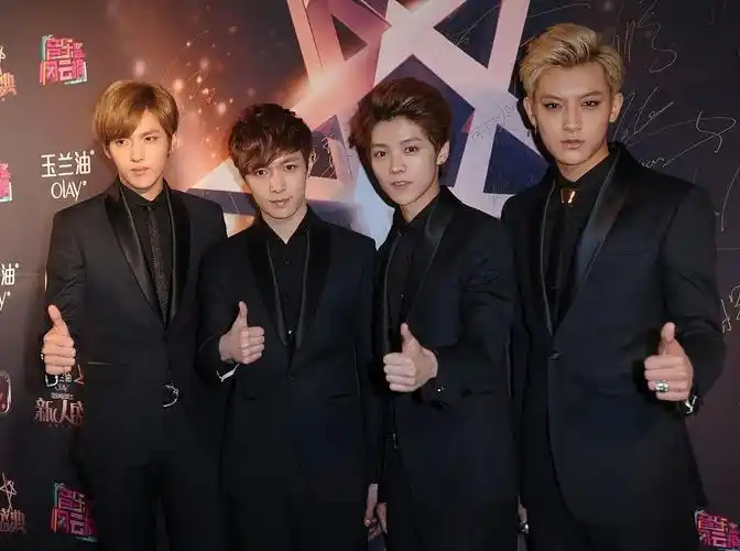 2013年12月6日,吴亦凡,张艺兴,鹿晗,黄子韬(左起)在北京参加音乐