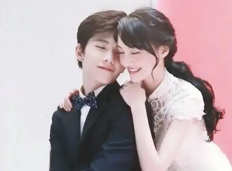 两人在里面分别饰演:高颜值高智商高情商的肖奈,还有