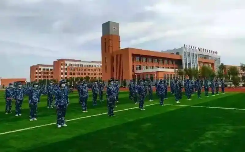 兴安盟校园新兵蛋子成长记