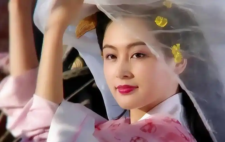 现在嫌人丑,这5位发福的女星,当年个个是"神颜"