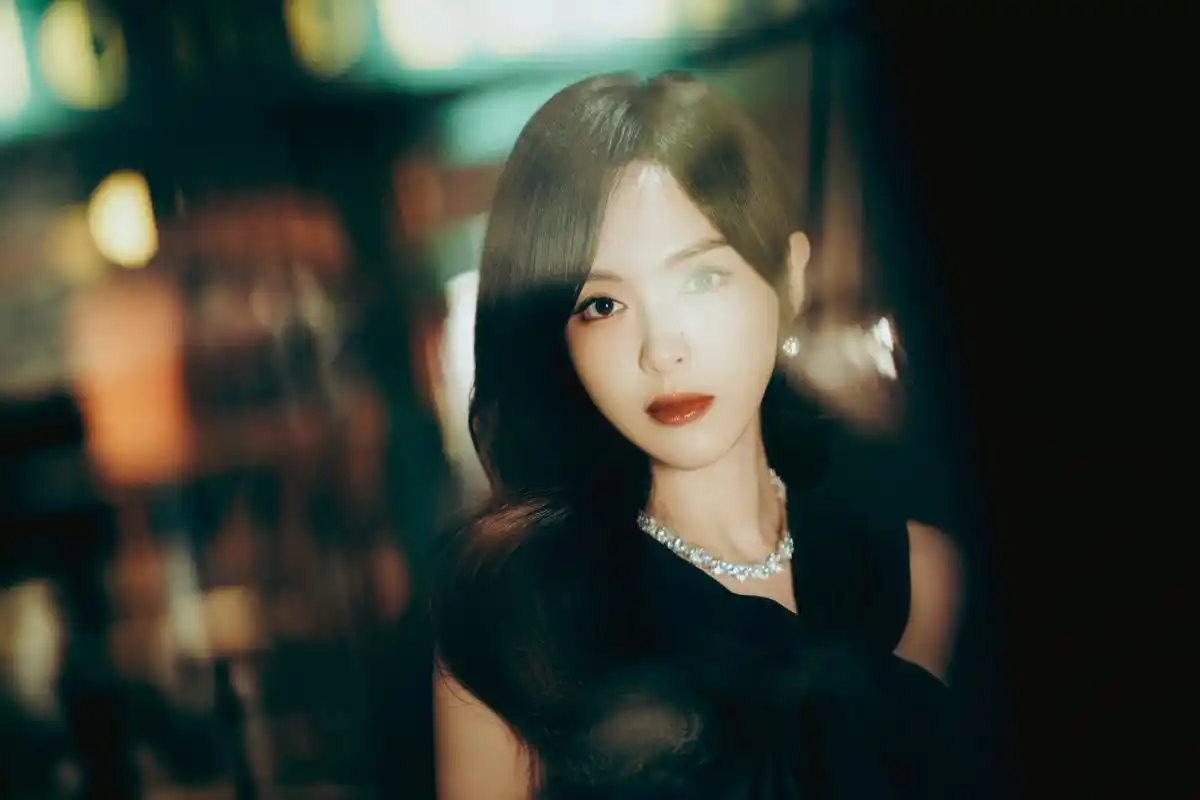 唐嫣超话  触碰时光印记,探寻复古格调.