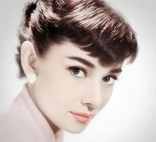 奥黛丽·赫本最漂亮的照片是哪一张? - 知乎