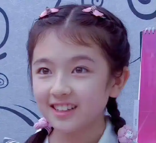 李兰迪,  中央戏剧学院毕业, 和易烊千玺是同学!