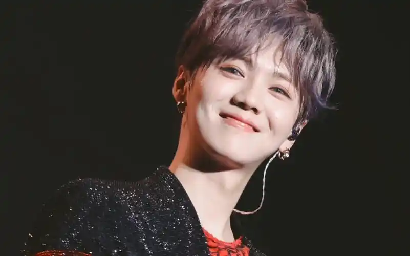 鹿晗呀咿呀咿呀笑容沦陷警告准备好心动了吗