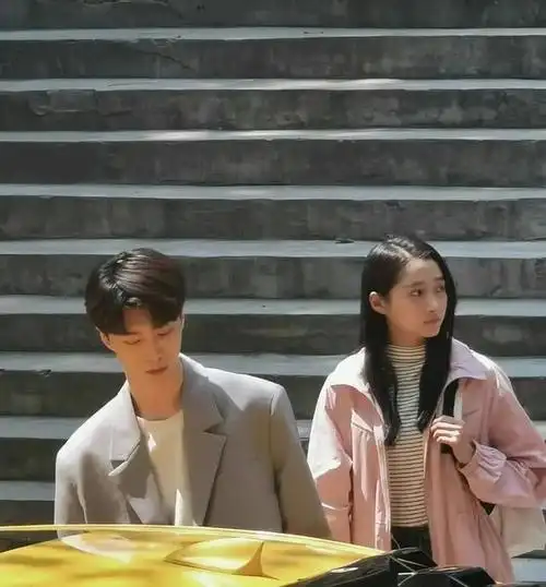 关晓彤范丞丞吻戏路透动作亲密cp感十足鹿晗看了不吃醋