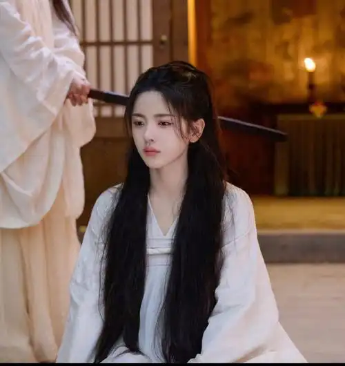 杨超越超话#杨超越墨雨云间下线镜头##杨超越古装##演员杨超越