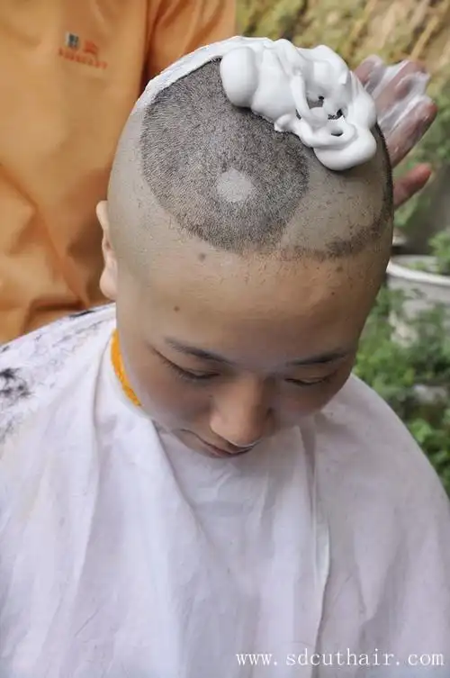 湖北美女来剃光头-深度010#(27)