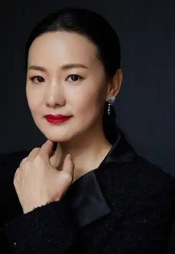 陈道明是她的伯乐,49岁女演员咏梅:从普通文员逆袭成金鸡奖影后