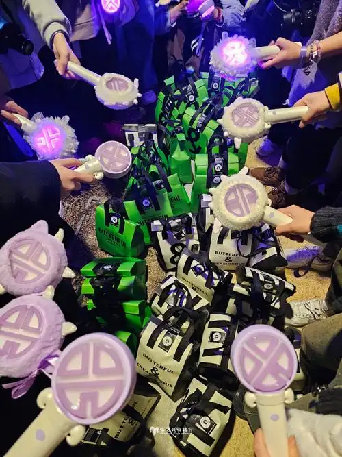 240321 |@qeelin官方微博高珠展 ——张艺兴逆应援 part.