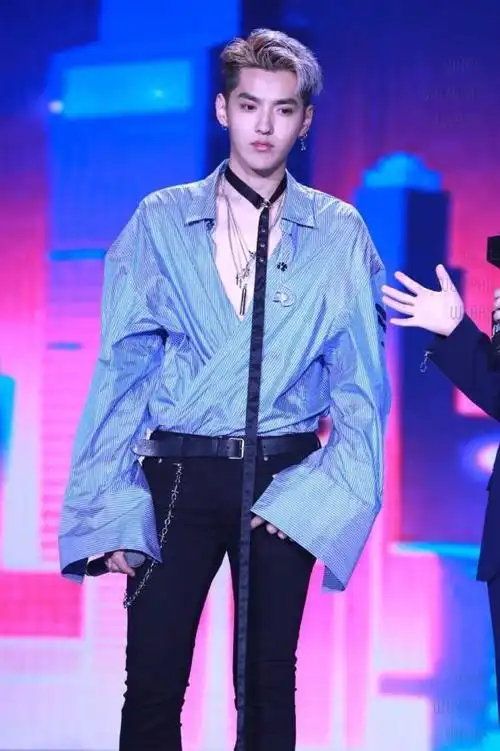 如何评价吴亦凡的身材?