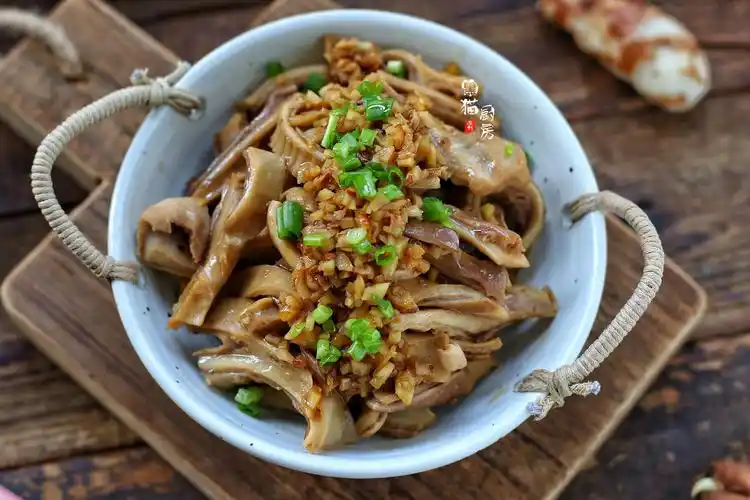 以形补形的一道菜,北方朋友说闻着味道怪,吃起来却特别香_沙姜