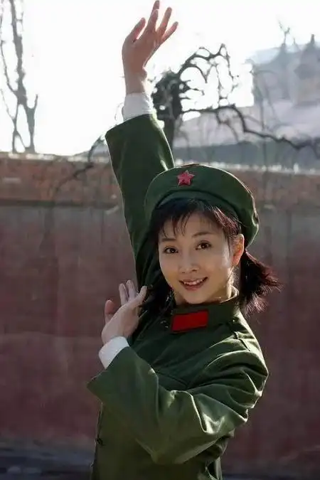 殷桃个人资料简介及家世("性感女人"殷桃:20岁出道,42岁仍旧单身,感情