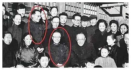 那英父亲与傅仪合照上二人毫无二致,难道那英与清王室有关联?