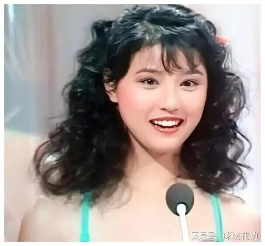 看了周海媚的旧照才明白黎明吕良伟为啥前仆后继千娇百媚