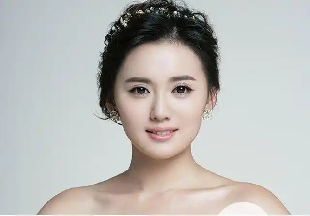 江铠同娱乐圈绯闻最多的女星本以为只有陈翔哪知是个高手