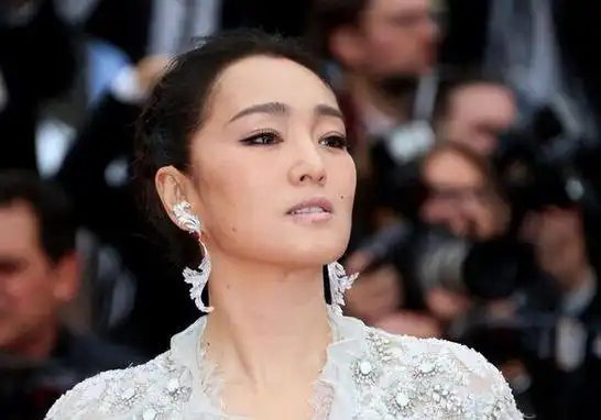 触碰国家底线被除名国家一级演员的老戏骨都不值得同情