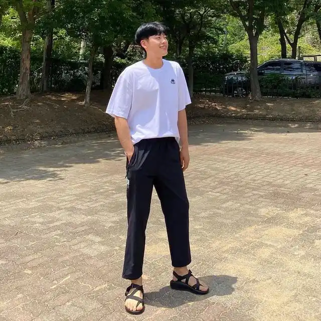 170男生夏天怎样穿才显高显帅试试这四套潮男搭配适合日常穿