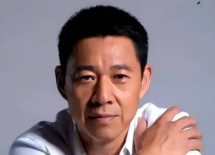 但是没有对比就没有伤害,与他同时期的几位男演员拉出来,都会比他好上