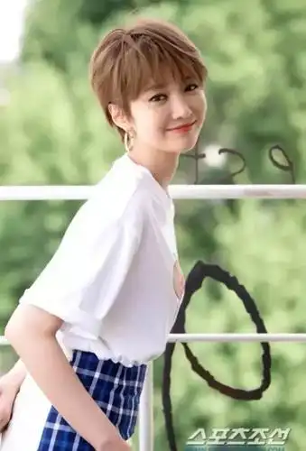 女生超短发发型