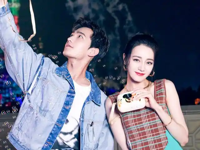 你是我的荣耀庆功宴杨洋迪丽热巴再同框超甜全网期待二搭