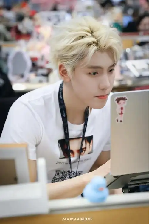 王子异[超话]##王子异新浪扫楼##今日星拍放送##王子异怼脸生图