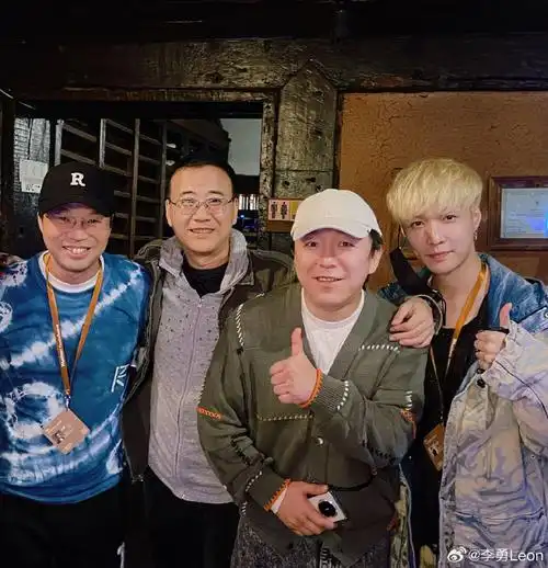 张艺兴每时每刻