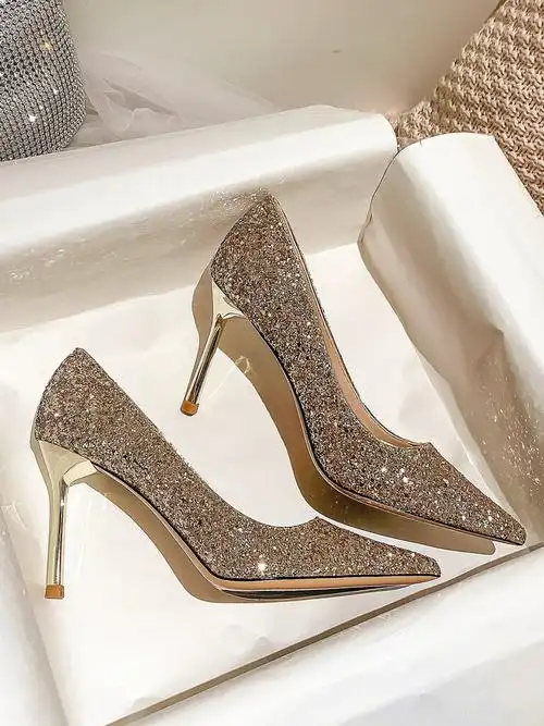 法式秀禾主婚纱两穿新娘水晶配晚礼服年款尖头高跟婚鞋女细跟