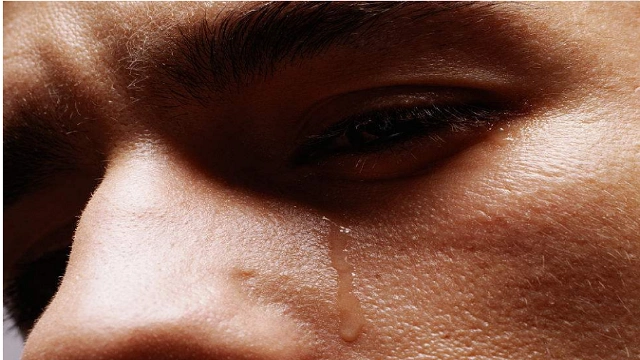 塔罗占卜:4个男人,哪个的眼泪最伤感?测哪样类型男生最吸引你