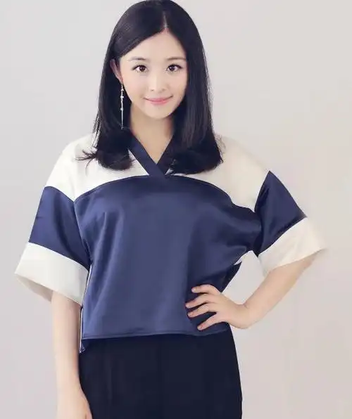 瞒着家里报名超级女声,16岁的张含韵,就这么迎来了人生巅峰