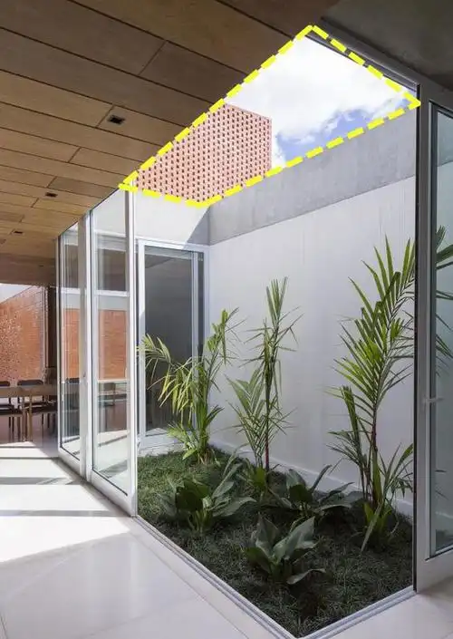 天井,顶面不是开放式布局,就是装了一层玻璃窗,虽然家里的采光和通风