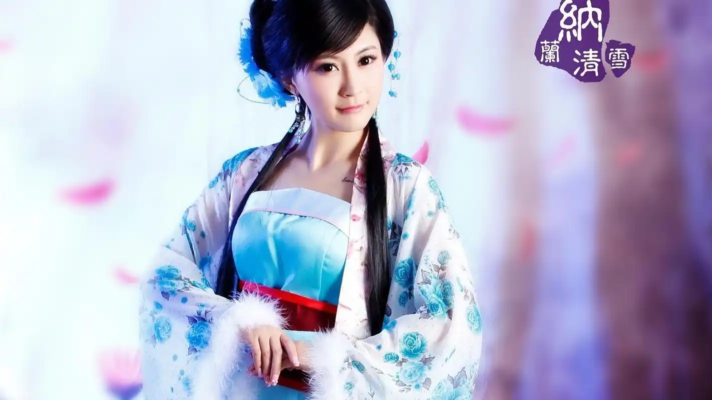 倾城倾国的古装绝色美女唯美桌面壁纸