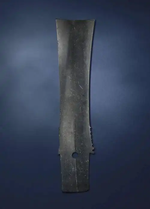 首发!三星堆玉牙璋首次现身台湾拍卖_cm