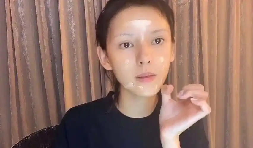 张予曦首次公开化彩妆过程全素颜出镜这眉毛是认真的吗