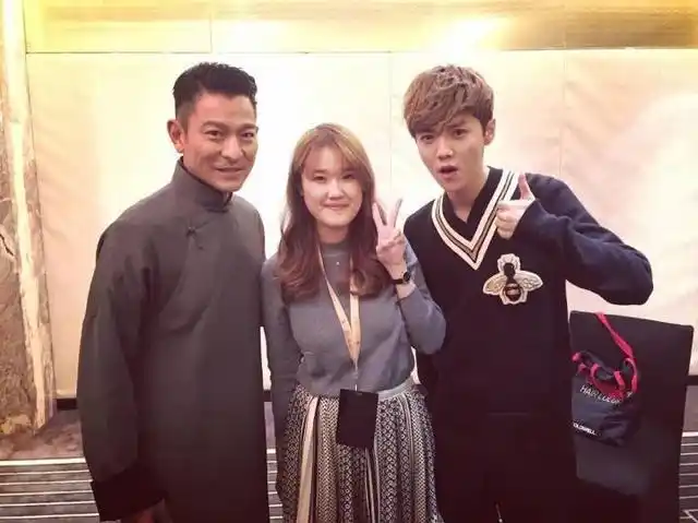 鹿晗刘德华两位男神同框,你更喜欢谁呀?