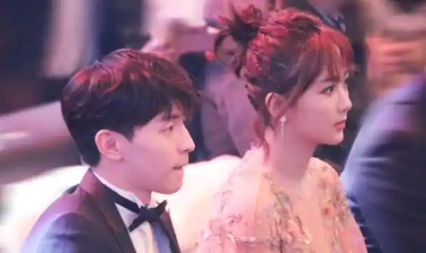 在电视剧播出后,邓伦和杨紫的cp也是炒得火热,杨紫对于这些舆论并非没