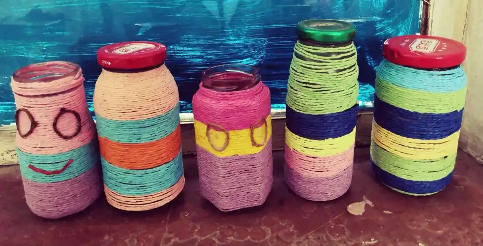 淹底学校第十周美术兴趣小组纸绳子手工制作活动