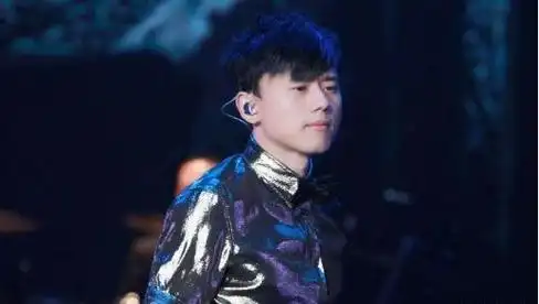 事实证明,人设"崩了"还人气高的华晨宇,已活成了一个"笑话"