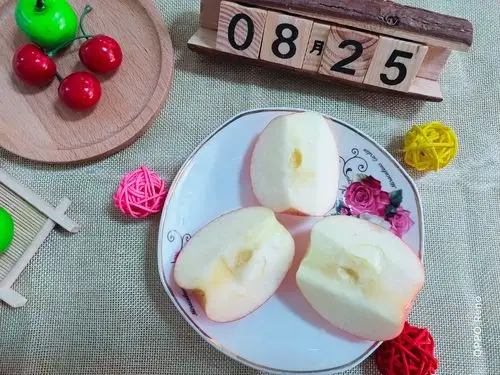 金太阳幼儿园8月25日,(星期二)营养膳食