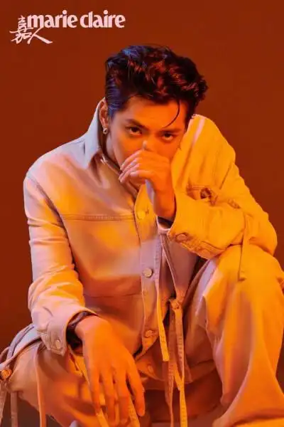 吴亦凡,木村光希《嘉人》2月刊封面大片,从《贰叁》微电影中的爱情