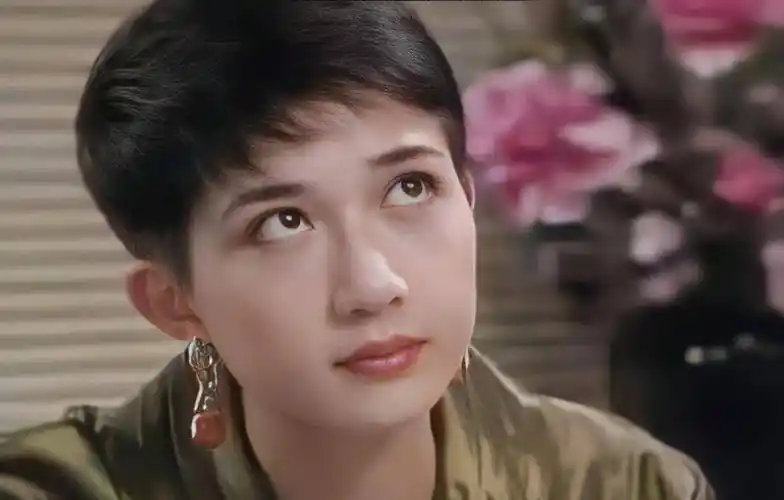 成龙一生的污点,最悲情的女星,可是却拥有最美丽阳光的心_吴绮莉_母亲