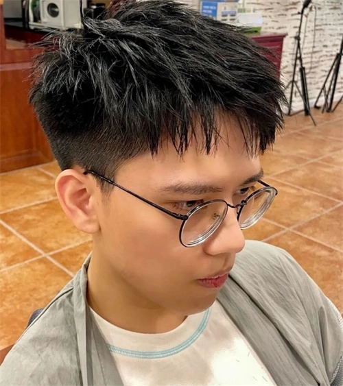 男生摩根碎盖头 个性韩式帅短发
