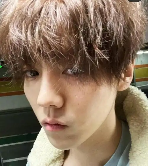 鹿晗旧照被曝光,与30岁素颜照对比,是不是纯天然一眼就知!