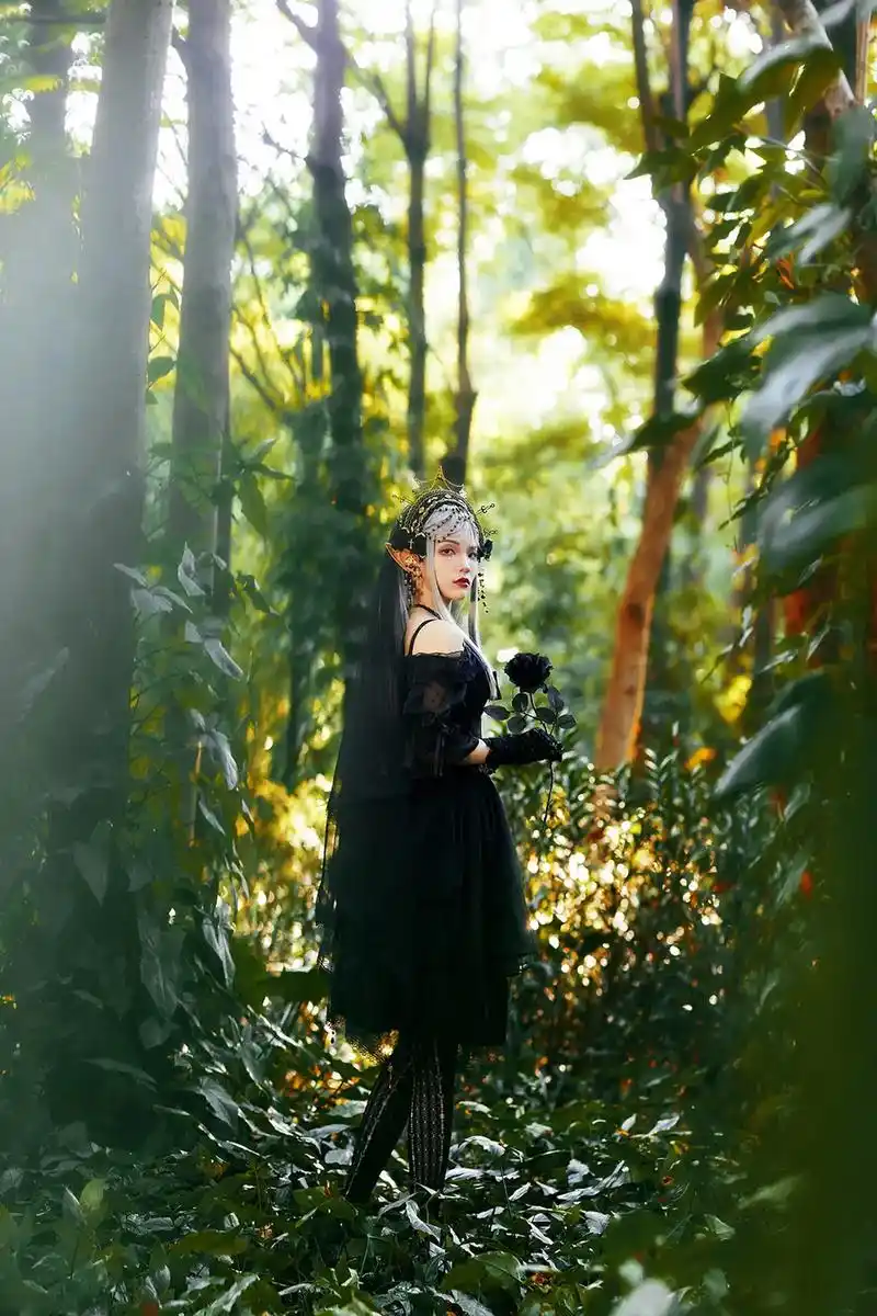 摄影 #森林 #森系 #人像写真 #外拍 #森系少女 - 抖音