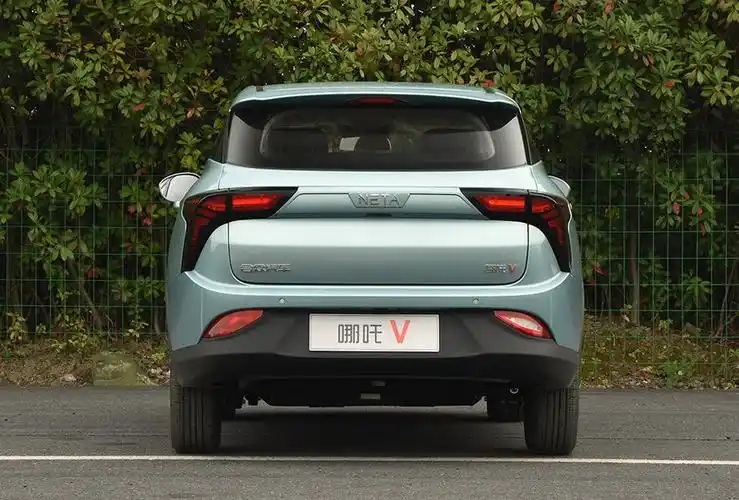 哪吒v电动汽车正式上市补贴后售价599万起